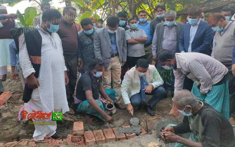 তালায় ভূমি ও বাস্তুহীনদের ঘর নির্মাণ কাজের উদ্বোধন